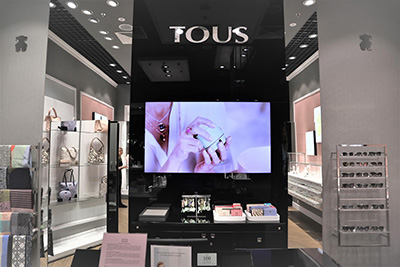 digital signage for jelivery shops